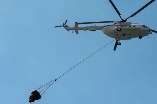 Σε εξέλιξη πυρκαγιά στη Σύρο