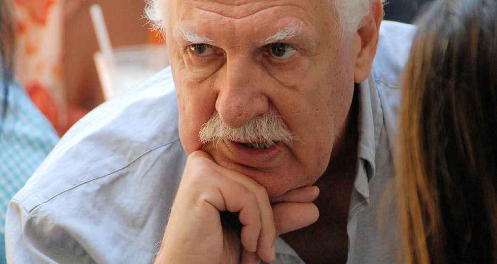 Ενα ντοκιμαντέρ σε μορφή βιβλίου