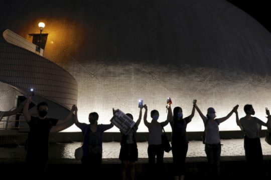 Μια ανθρώπινη αλυσίδα υπέρ της δημοκρατίας στο Χονγκ Κονγκ