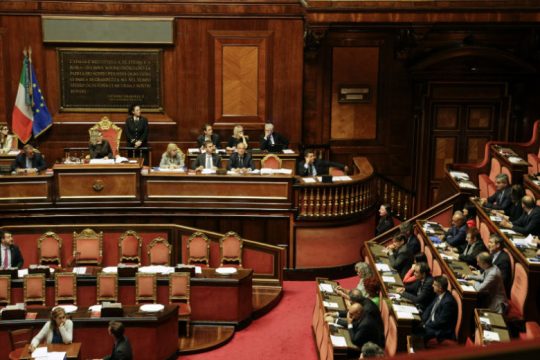 Αποφασίζει η ιταλική Γερουσία για τη διαδικασία πρότασης μομφής