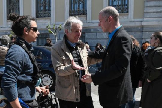 «Μετατρέπει την πολιτική σε συναρπαστικό θέμα»