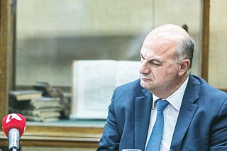 «Πόλεμος» για Ποινικό Κώδικα και «Ρασπούτιν»