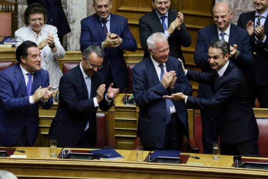 Ενας μήνας… φαγούρας
