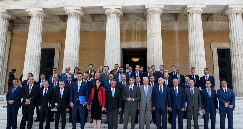 Η εκπρόσωπος Τάφου και άλλες εννέα ανήκουστες αποφάσεις