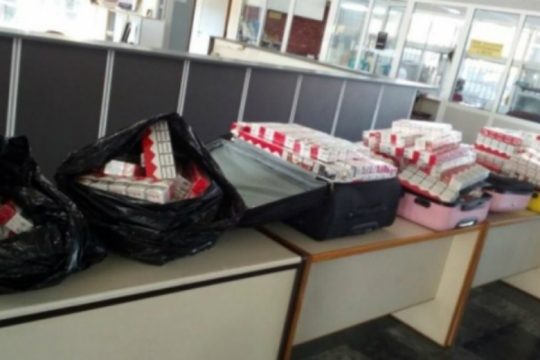 Χιλιάδες λαθραία τσιγάρα κατασχέθηκαν στο αεροδρόμιο Ηρακλείου