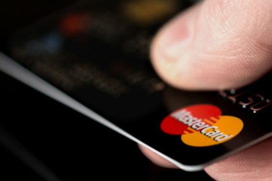 Πειρατεία προσωπικών δεδομένων 90.000 πελατών της Mastercard