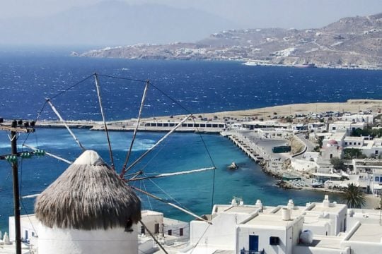 Επεισοδιακός έλεγχος της ΑΑΔΕ σε δημοφιλές μπαρ της Μυκόνου