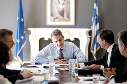 Η σιωπή των κομμάτων