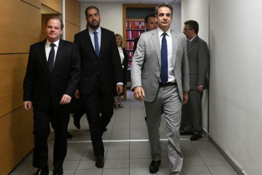«Γλοιώδη στόματα υποκριτικά…»*