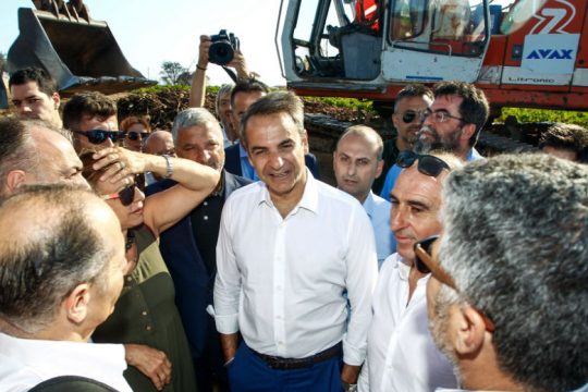 Επίσκεψη Μητσοτάκη στο οικόπεδο-«πυριδιταποθήκη» στο Μάτι 