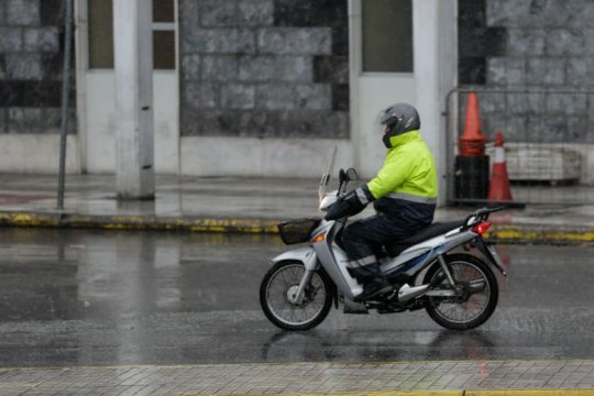 Μειώνεται ο ΦΠΑ στα κράνη δικυκλιστών από το 24% στο 13%