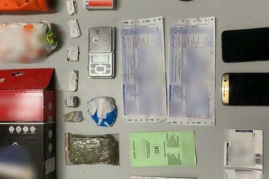 Εξαρθρώθηκε κύκλωμα που έστελνε ναρκωτικά και στην Κρήτη