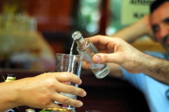 Η Κομισιόν «πειράζει» τα αποστάγματα