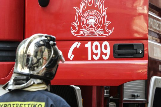 Πυρκαγιά στο Μετόχι Αχαΐας – Μάχη να μην απειληθεί το δάσος της Στροφυλιάς