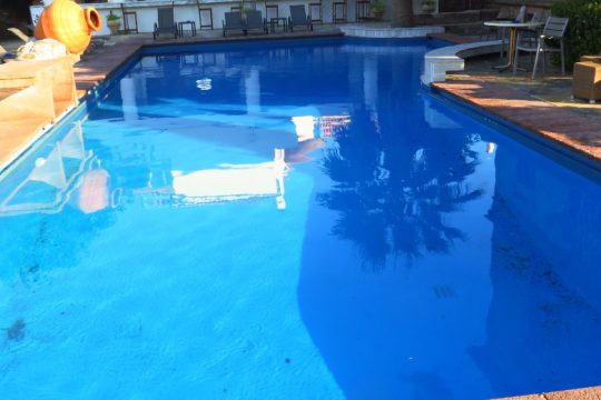 Αφέθηκαν ελεύθερες για τον πνιγμό της 8χρονης σε πισίνα ξενοδοχείου