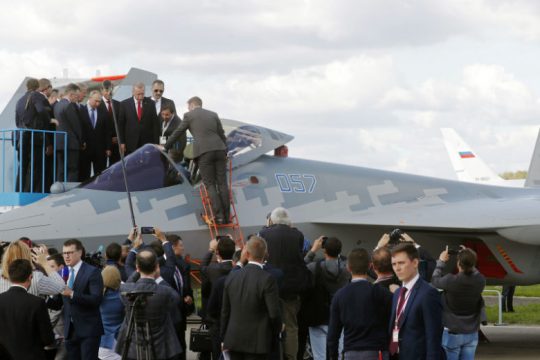 Ο Ερντογάν είδε ρωσικά αεροπλάνα και ενημερώθηκε για την παράδοση S-400