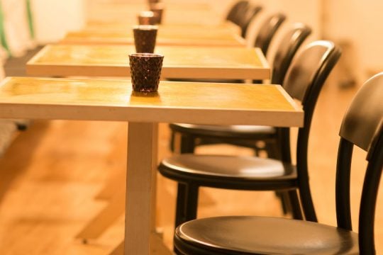 Έστειλε τον ελεγκτή της ΑΑΔΕ στο νοσοκομείο