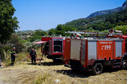 Σε ύφεση ή οριοθετημένες οι πυρκαγιές