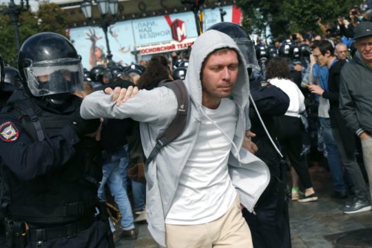 Διαδηλώσεων -και… συλλήψεων- συνέχεια στη Μόσχα