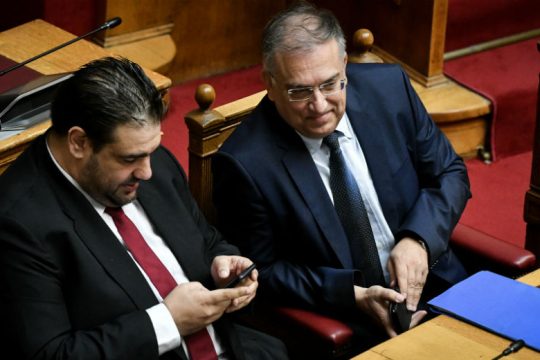 Στην Ολομέλεια η «μάχη» για το διυπουργικό νομοσχέδιο [Live]