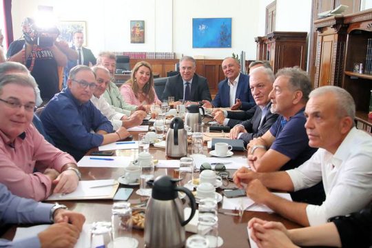 14 δήμαρχοι εμπρός στον υπουργό