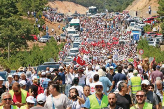 Χιλιάδες Τούρκοι διαδηλώνουν επί μέρες κατά ορυχείων χρυσού