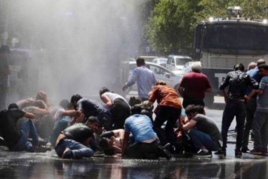 Αστυνομική καταστολή κατά Κούρδων διαδηλωτών στην Τουρκία [ Βίντεο ]