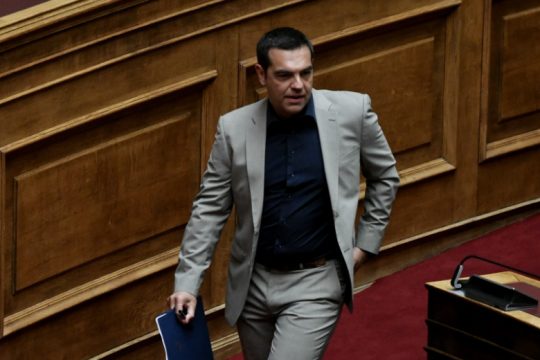 «Η κυβέρνηση βάλλει κατά των θεσμών και της λογικής»