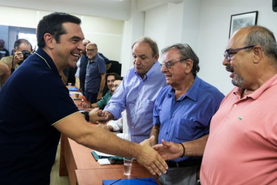 Κατάπιαν τη γλώσσα τους οι Κασσάνδρες