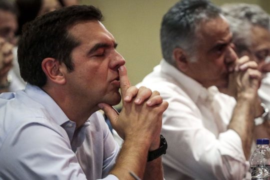 Ο Τσίπρας ρίχνει τους τόνους