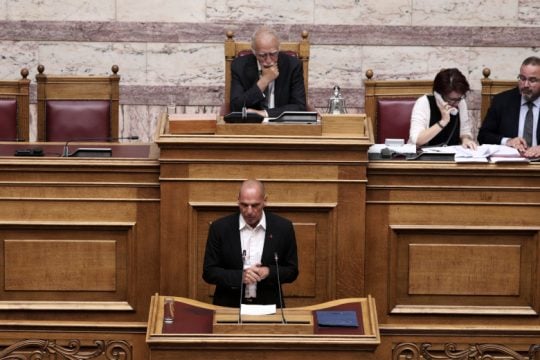 Υπηρεσία περιφρούρησης του πανεπιστημιακού ασύλου θέλει ο Βαρουφάκης