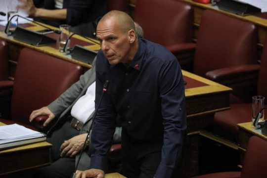 Διμέτωπος Βαρουφάκη για τους διορισμούς στην ΕΥΠ