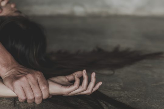 Κρήτη: Επιχείρησε να βιάσει τουρίστριες σε τουαλέτες παραλίας