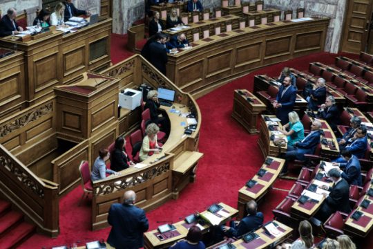 Υπερψηφίστηκε το φαστ τρακ νομοσχέδιο του υπουργείου Υποδομών