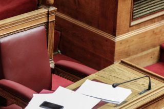 Μπουρλότο στα εργασιακά…