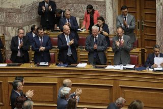 Είναι υπάλληλος ο υπουργός;