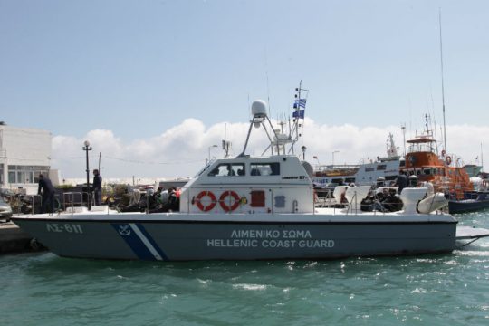 Εξαρθρώθηκε κύκλωμα διακίνησης προσφύγων και μεταναστών στη Χίο