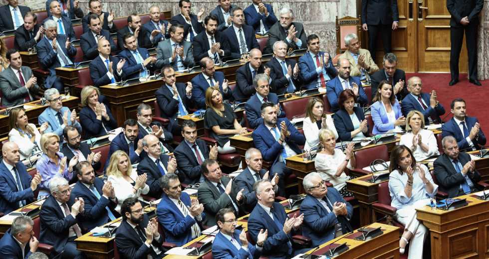 Η διολίσθηση στην ξεφτίλα!