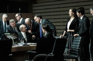 Ενήλικοι στο δωμάτιο, κότες στο υπόγειο