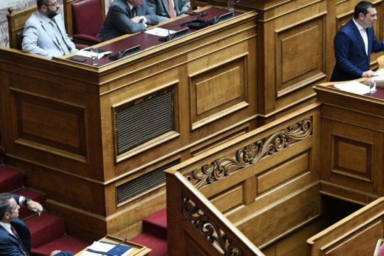Πληθυντικά πλεονάσματα στον ενικό αριθμό