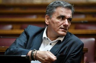 Μια κατασκευασμένη διχογνωμία