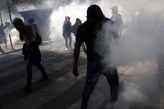 Εξέγερση σε αναμονή