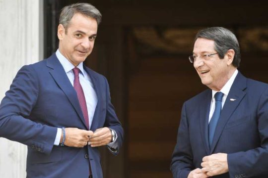 Στη μέγκενη των νέων τετελεσμένων