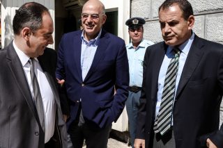 Στέλνουν… Στρατό και Ναυτικό για να αντιμετωπίσουν τους «εισβολείς» πρόσφυγες