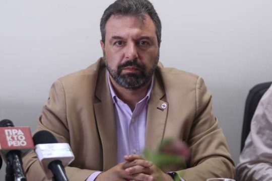 Βολές για τις αυξήσεις στο αγροτικό ρεύμα