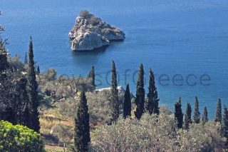 Από τα ακρογιάλια στα έλατα