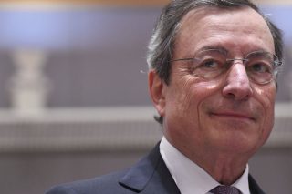 Με χρησμούς περί QE έρχεται ο «super Mario»