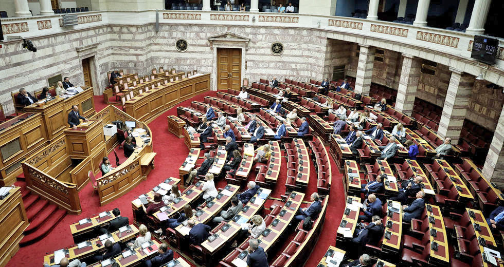Τα πρόσωπα της επιτροπής για την αναθεώρηση του Συντάγματος
