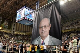 Αντεπίθεση από Αρμάνι και Δημήτρη