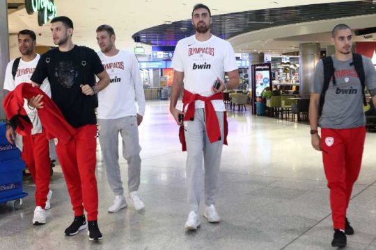 Με Μπόλντγουιν, Μιλουτίνοφ ο Ολυμπιακός στη Μόσχα
